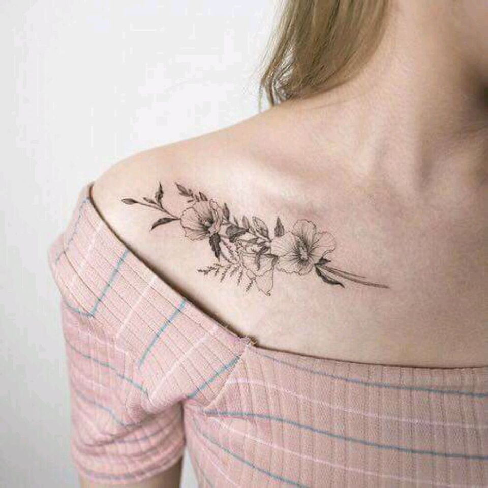 24 Collarbone Tattoo Ideas | POPSUGAR Beauty