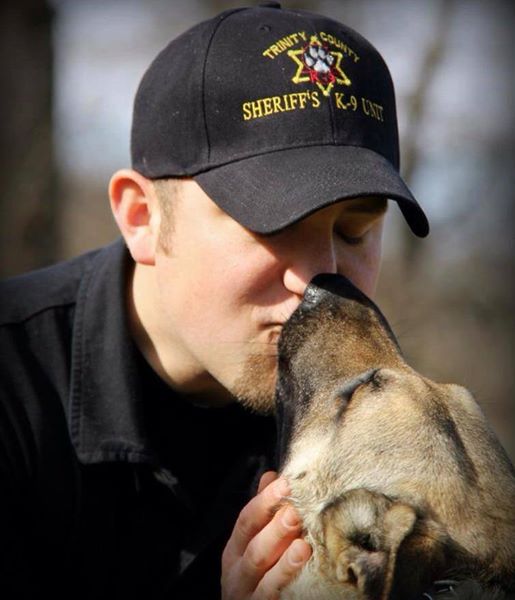 A Cop &amp; His K-9: Mutual Love &amp; Respect 

#dogs #pets #animals #dogsoftwitter