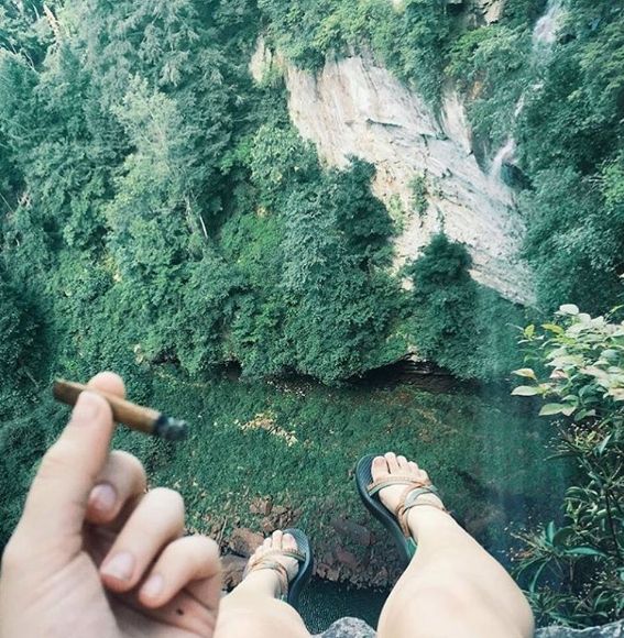 TheHippieButler's tweet photo. The perfect smoke spot. https://t.co/czAP9JXfAi
