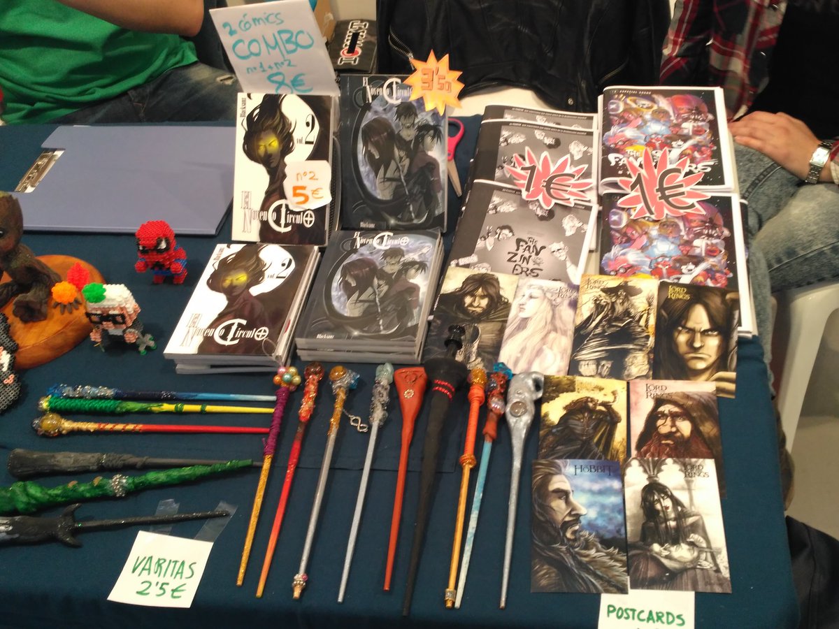 blacksanz's tweet photo. Tenemos cosas muy guapas en el stand (?) bueno, que tenemos cosas #Albanime  #thefanziners https://t.co/zBs7tx2D3b