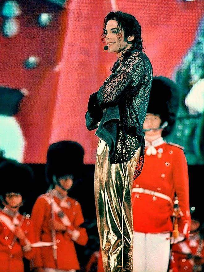 kimberlyvelasc7's tweet photo. History World Tour😍😍😍😍😍 https://t.co/lGNT4ElpQe