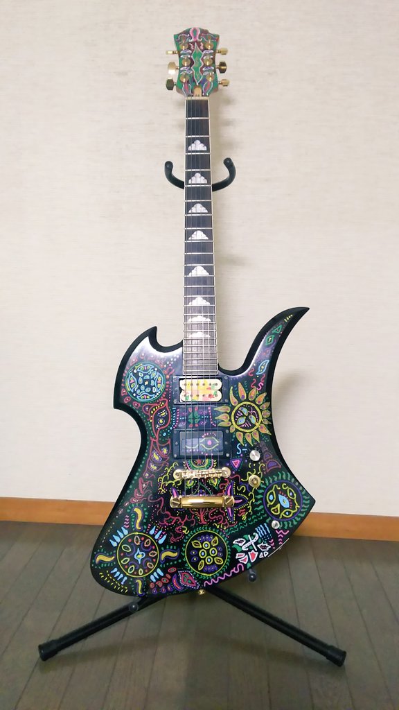 ペイントギター　hideデザイン Hideオリジナルペイントギターをこれから使っていくのに使って