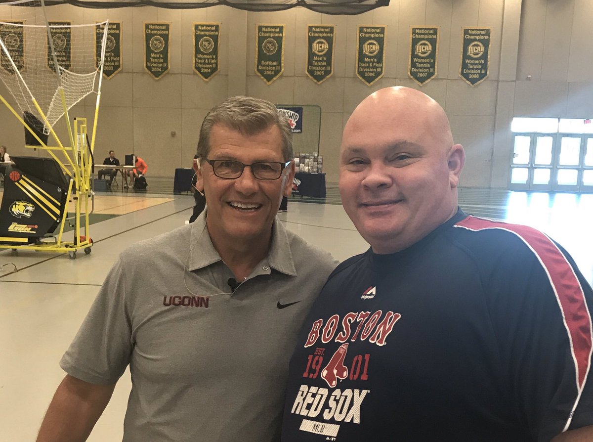 LadyLeafs Basketball (@ladyleafbball) on Twitter photo In Chicago at the Nike Clinic learning from the best women's coach on the planet, Geno Auriemma. In Chicago at the Nike Clinic learning from the best women's coach on the planet, Geno Auriemma.