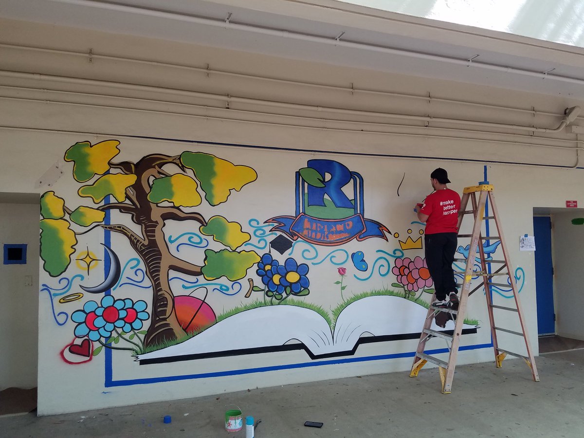 RedlandRoyals's tweet photo. Beautiful work! Thank you @CityYearMiami  and all volunteers for making our school beautiful!!! @MiamiSup @MDCPSSouth @MDCPSDAS @MDCPSDAS https://t.co/iRNHrmUkWU