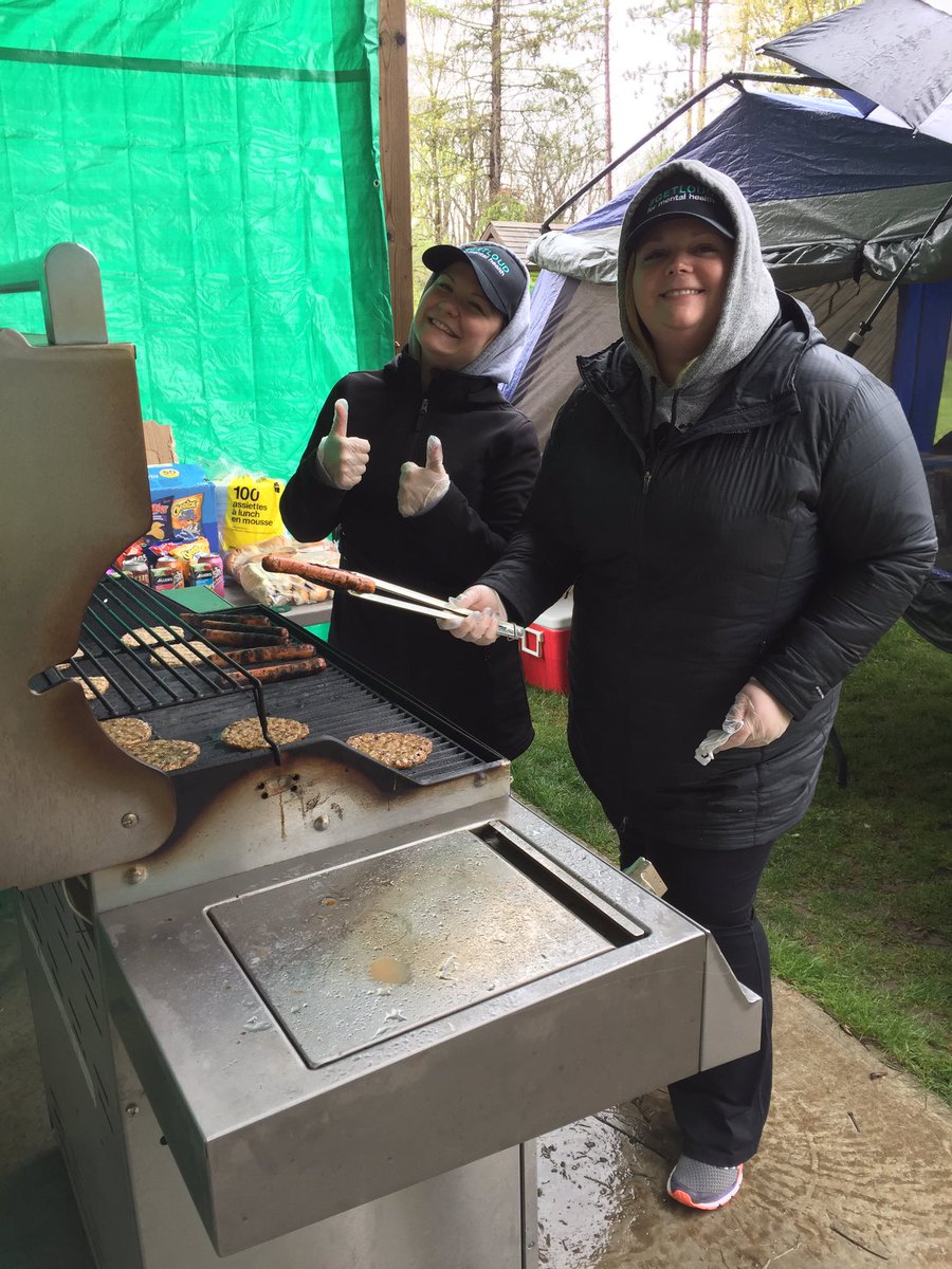 BrantMHAW's tweet image. The @WoodviewMHAS gals have the BBQ up and running! Happy fishing! #fishingderby #MentalHealthWeek #Brantford
