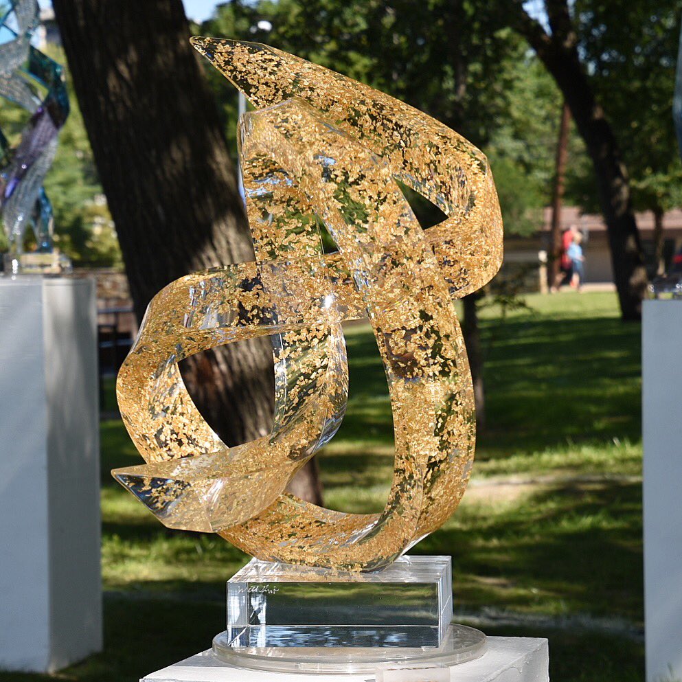 CAFRichardson's tweet photo. Artist: Will Grant #CottonwoodArtFest #richardsontx #glassart #fineart #willgrant https://t.co/Z3OxmTgofP