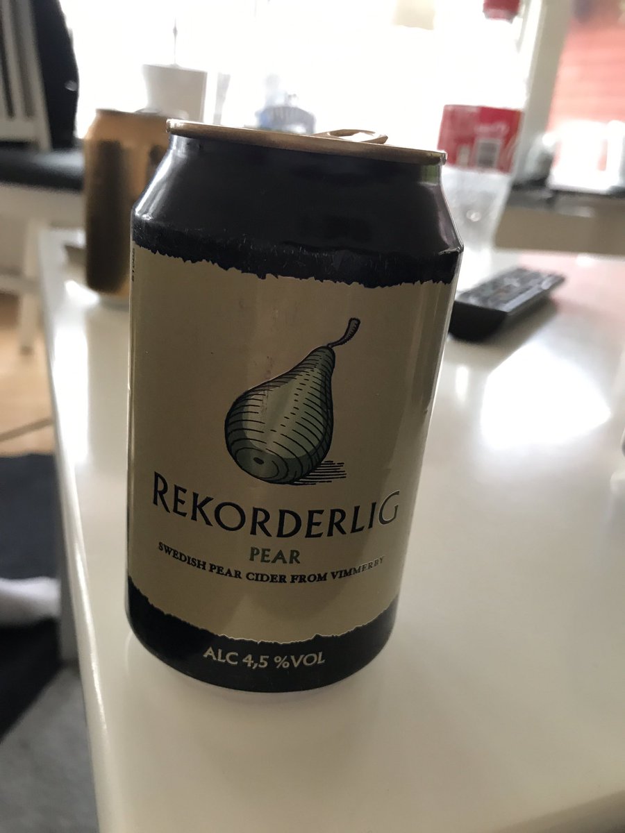 BANDYSURR's tweet photo. Ponera att en VM final skall avgöras på straffar inte fan hade man skickat fram den som dricker sånt här? #svaghet https://t.co/HHkSYPFy9u