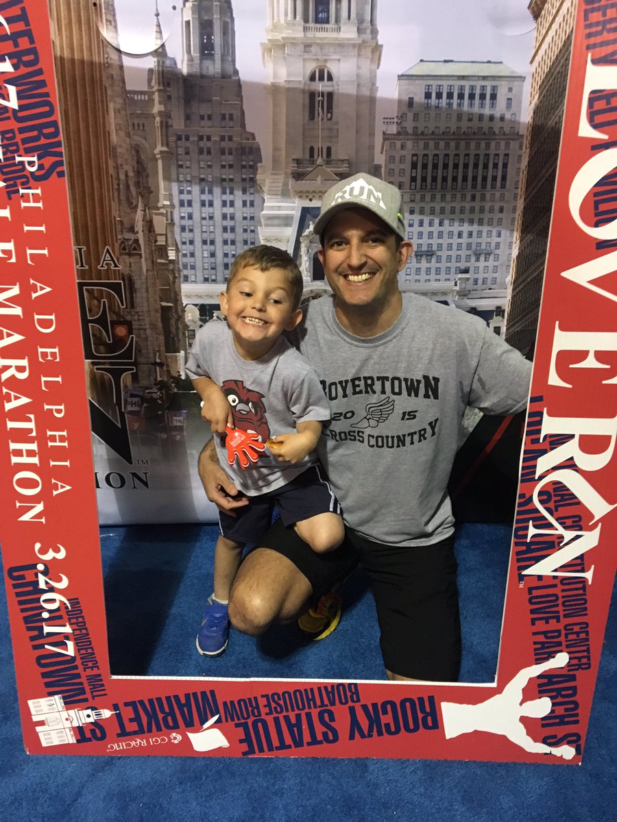 Foreknox's tweet photo. @IBXRun10 got my bib! #JustAnotherRunner #TempleRunsBroadSt https://t.co/6zsGdmFGsy