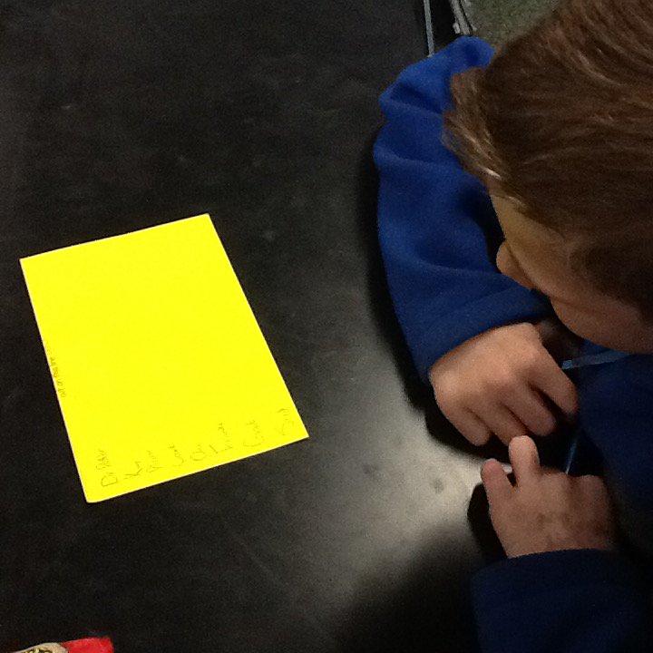 JourneyLedford7's tweet photo. Students are actively engaged while developing their own mnemonic device for Taxonomic Classification #cisdfixerupper https://t.co/cHJaNcGouz