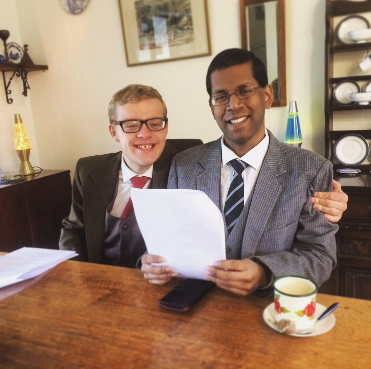 simplelifep's tweet photo. Guess who's back..? 🕵️🕵️🎬🎥 @TheFortunateMrS @CreatingFree #TheFortunateMrSpencer #actors #onset #filming #script #artsforall #murdermystery https://t.co/q0XSA6jBew