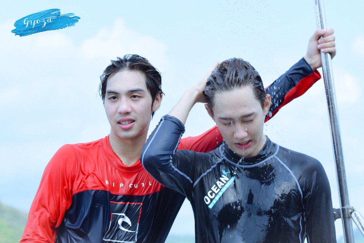 Gyoza_Panpug's tweet photo. ชอบโมเม้นแบบนี้ เป็นภาพน่ารักหาดูยากนะคะ รักทั้งคู่เลยนะครับ 💕
 #whitewo #captainchonlathorn #aiscallingmelody #gmmwhitecaptain https://t.co/sNrURHdlxR