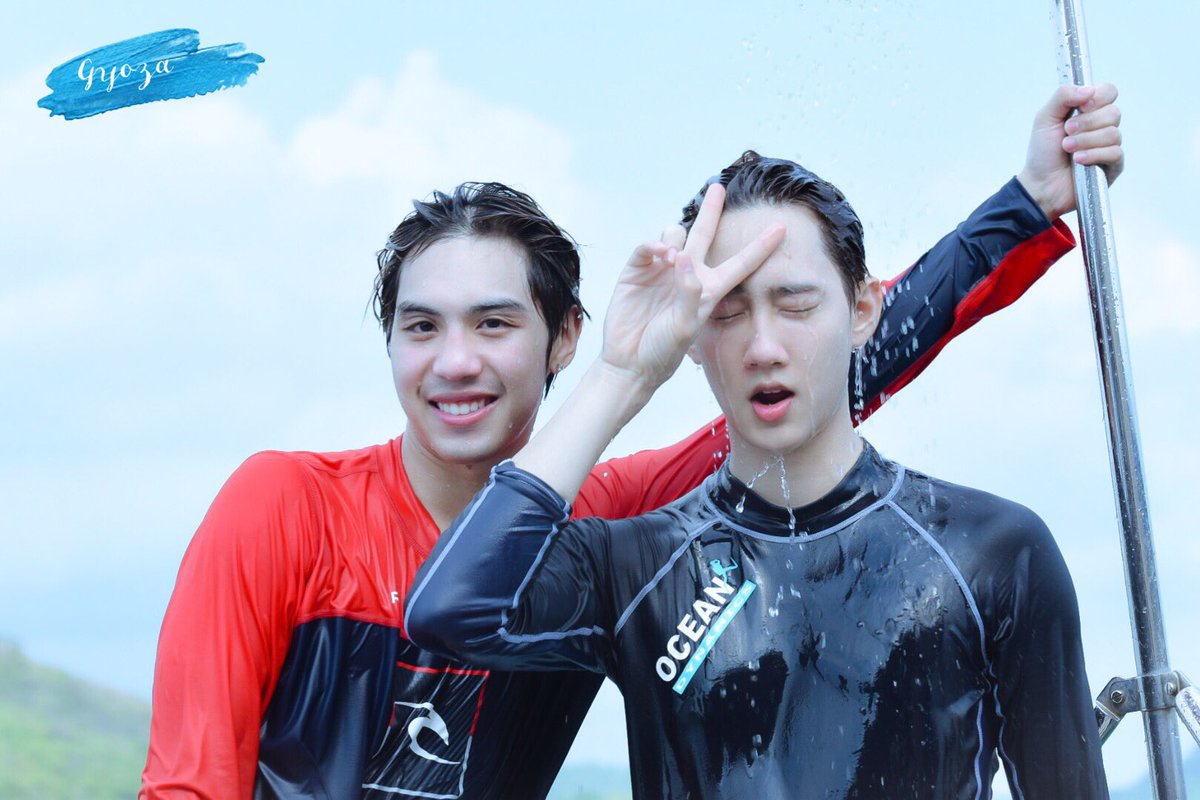 Gyoza_Panpug's tweet photo. ชอบโมเม้นแบบนี้ เป็นภาพน่ารักหาดูยากนะคะ รักทั้งคู่เลยนะครับ 💕
 #whitewo #captainchonlathorn #aiscallingmelody #gmmwhitecaptain https://t.co/sNrURHdlxR