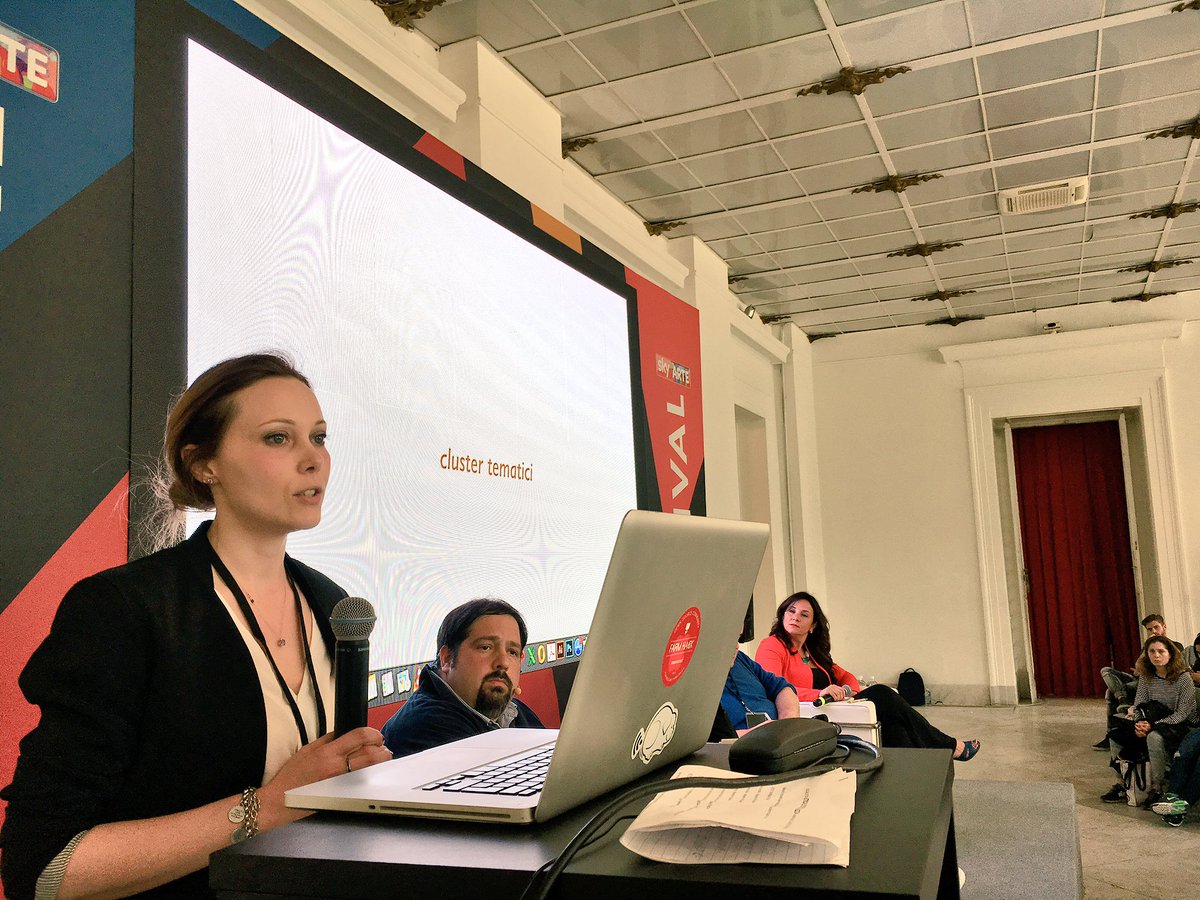 <a href="/spi85/">Pina Caliento</a> introduce la ricerca di <a href="/RuralHackIt/">RuralHack</a> e di <a href="/Etnodigital/">Etnografia digitale</a>. Sono stati indagati più di 6.000 tweet. #SkyArteFestival #socialreporters