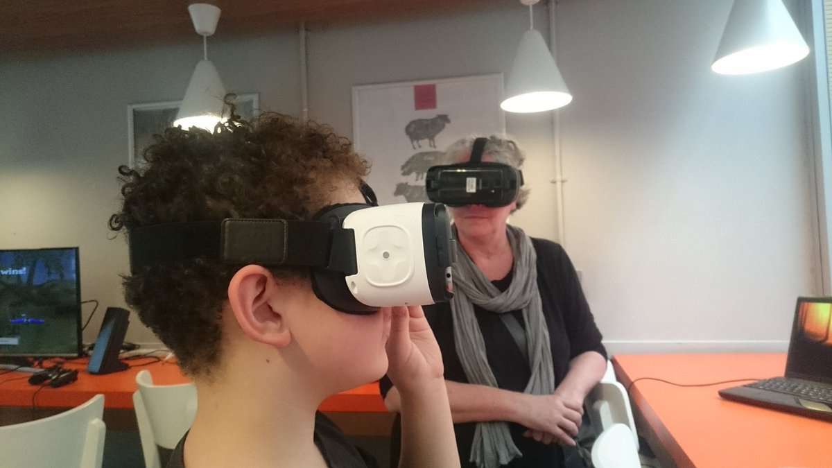 RGBirdGames's tweet photo. Showcasing VRapids @gamecamp if you are here come and play! #VR #gamecamp #indiedev https://t.co/2mWwV9qUQT