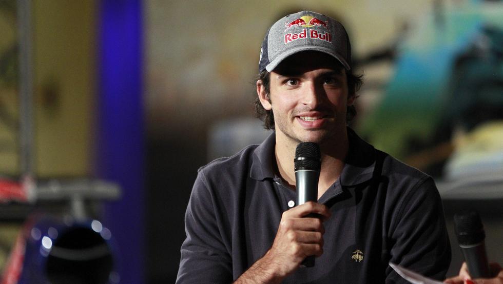 carlosainzinfo's tweet photo. .@CarlosSainz55 en la presentación del #SpanishGP🇪🇸 en Madrid. Reencuentro con el #STR11, y con ganas de más este año. #F1 #carlo55ainz https://t.co/KyI2a5qpJ3