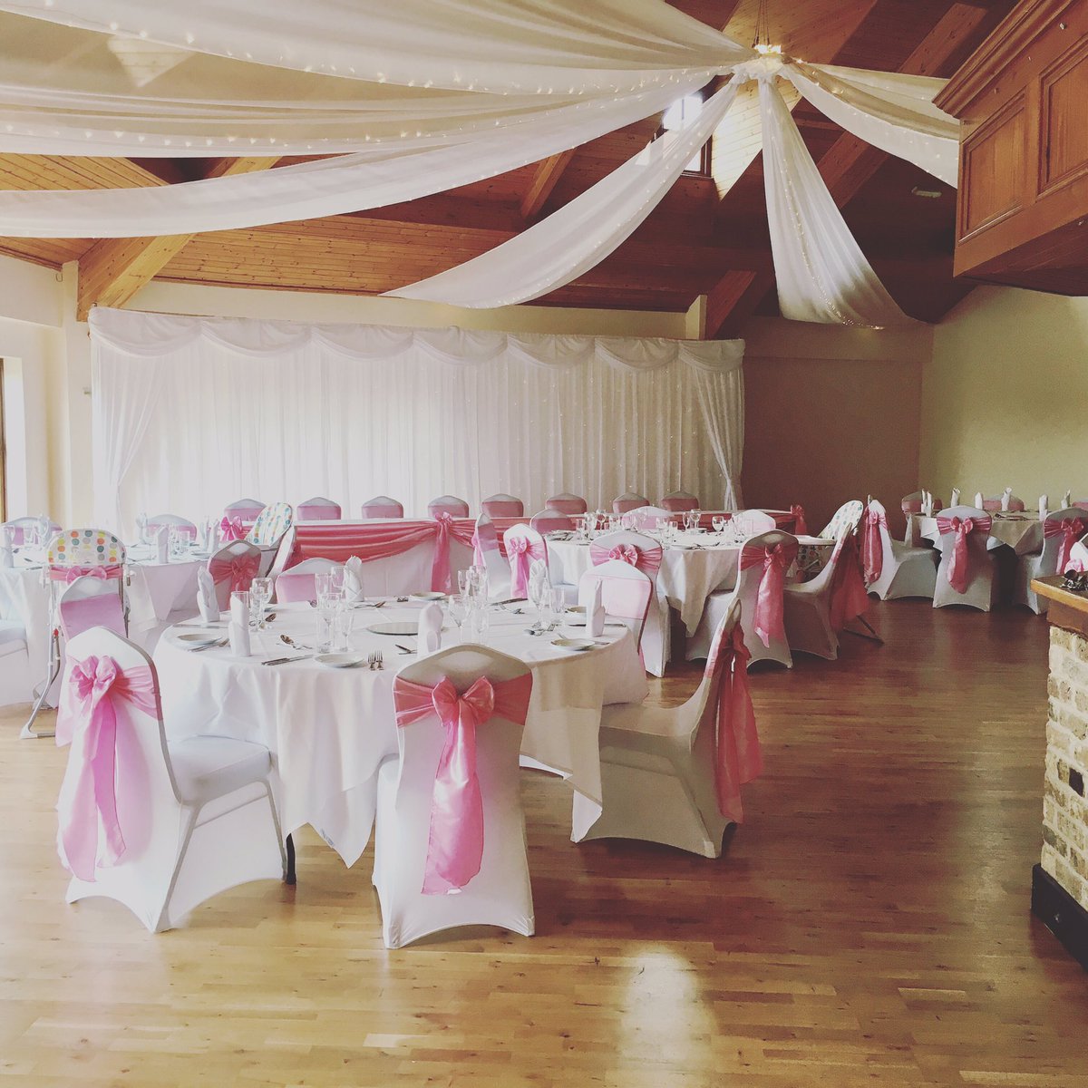 DeansEvents's tweet image. Looking forward to decorating on 15th October at @MagnoliaPark1 wedding fair hosted by @EventsManaged !  Come and see our beautiful setups!😍