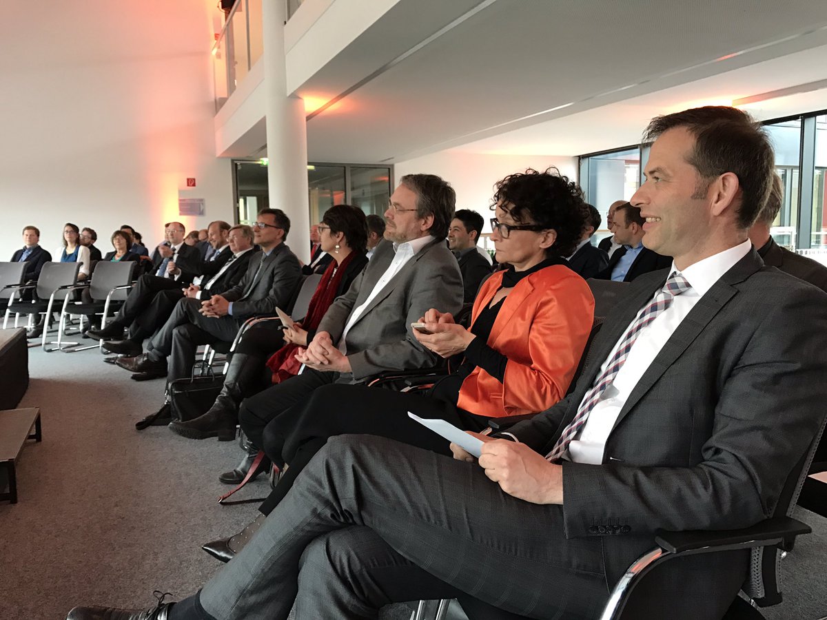 SoftwareQLab's tweet image. Congratulations to Prof. Dr. Gregor Engels &amp;amp; his Research Group #Database &amp;amp; #InformationSystems for 20 years of very successful work! #MST20