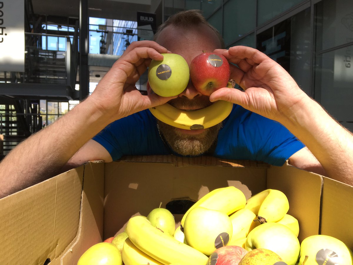 uxcampCPH's tweet photo. Thanks to @Aakjaerandco we have plenty of fresh fruit ready for you #UXCampCPH https://t.co/k2zpC4BiB4