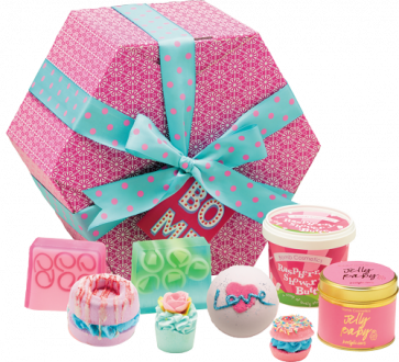 iamemmamumford's tweet photo. #WIN this @BombCosmetics Gift Pack! #Competition ends 13/5/17 Follow us both, Like this post &amp; Re-Tweet good luck!! 🙌🏼 UK entrants only. https://t.co/nJ0Ng9weCB