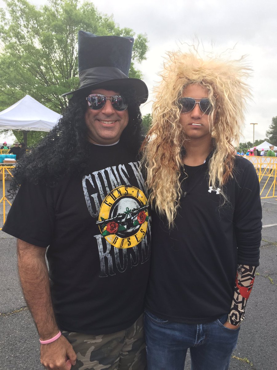 blythm's tweet photo. Rock cancer! #KomenTri https://t.co/ymTjv84mnE