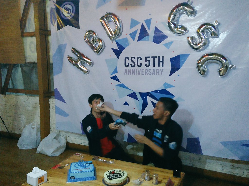 CSC_PNJ's tweet image. Kini sedang berlangsung pemotongan kue  dari presiden csc 2016 yaitu aziz dan juga founder csc bang amir 

#csc5th