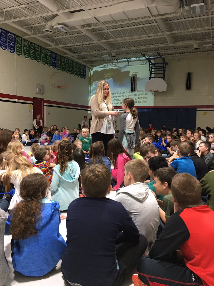 MrDaSilva11's tweet photo. A huge thank you to @MissADua for leading all of @StJohnFisherCS through the very engaging Living Rosary! #sccdsb https://t.co/yOho0stK0J