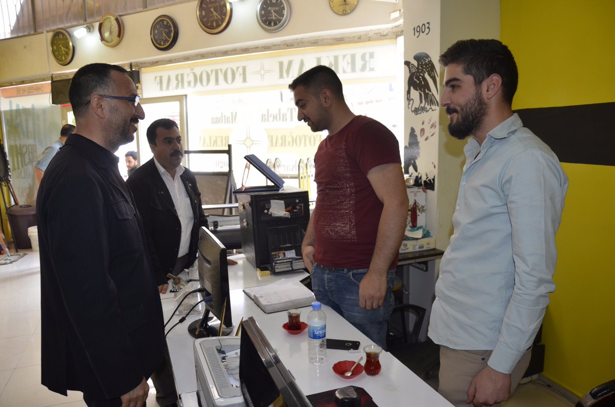 Siverekbld's tweet photo. Başkan @ResulYilmaz63 Hacı Yusuf Sami Cad. esnaflarını ziyaret ederek caddedeki çalışmalardan dolayı gösterdikleri sabır için teşekkür etti. https://t.co/A3uSvfESeW