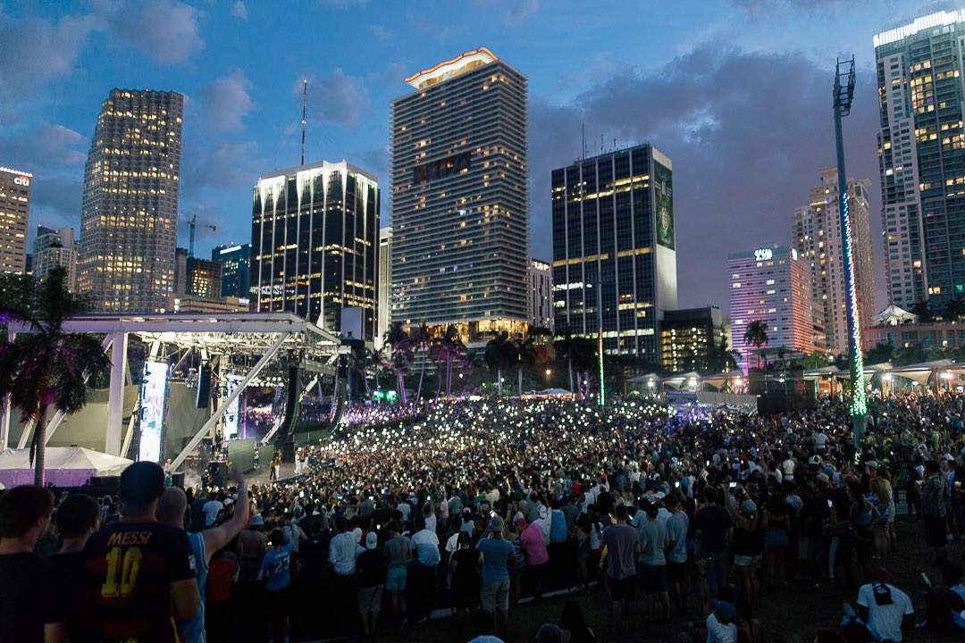 RollingLoud's tweet photo. 🆙🆙🆙 #Day1 #RollingLoud3 https://t.co/D7SUHQQl6p