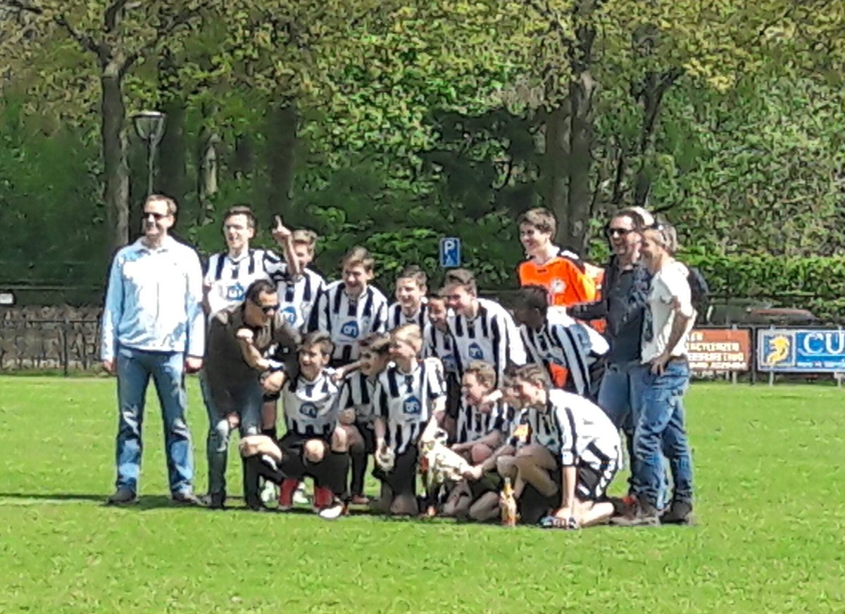 RKVVW's tweet photo. JO15-2 kampioen! Gefeliciteerd mannen! https://t.co/1reepngKHq