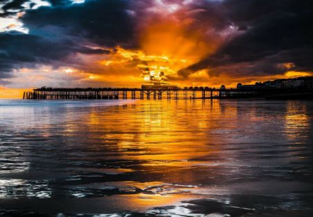 SeasidePiers's tweet photo. Hastings Pier like a Phoenix from the flames https://t.co/cMQyxKD1Nh #Hastings #hastingspier #coast #SeaSide https://t.co/geaEfUvdlu