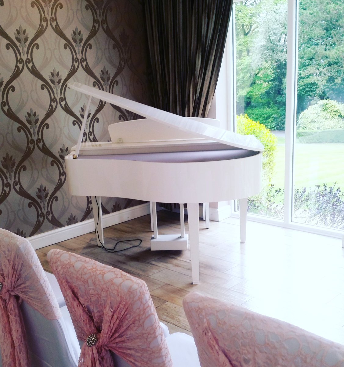 <a href="/AstleyBank/">Astley Bank Hotel</a>