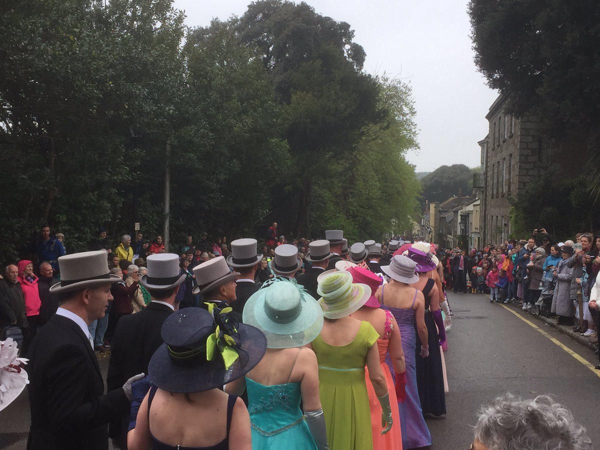 Jam_First's tweet photo. @MattAllenUK @BBCCornwall @BBCDonnaB This is a great action shot @MattAllenUK @BBCCornwall @BBCDonnaB. #MidDayDance. Keep the great coverage coming! #FloraDay17 #HelstonFloraDay https://t.co/gF7A5ieCyl