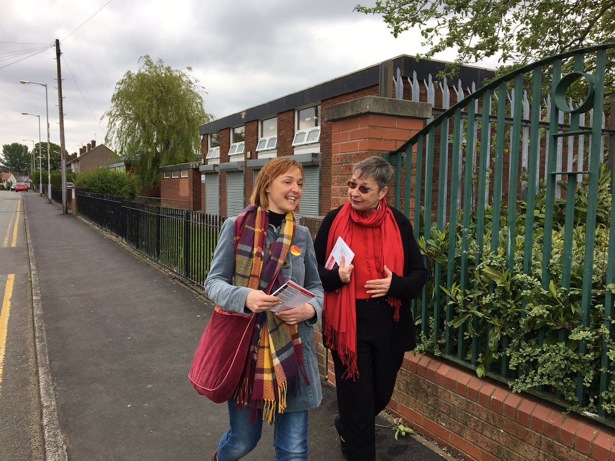 BrinningtonLab's tweet photo. Team #BC4BC & @anncoffey_mp out and about in Brinnington this morning campaigning for Local and General Election #Labour #GE2017 #VoteLabour https://t.co/bNJl6lRDpT