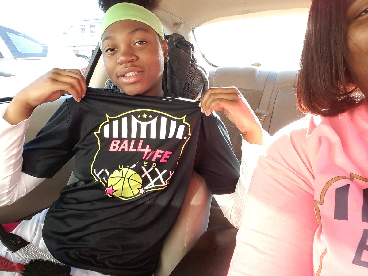 MzIndpendent76's tweet image. Travel Ball season continues.... She ready.....
#differentteam #samegoal #Gameday #Ball4LyfePink #B4L @Ball4LyfePink @Respect_tavie