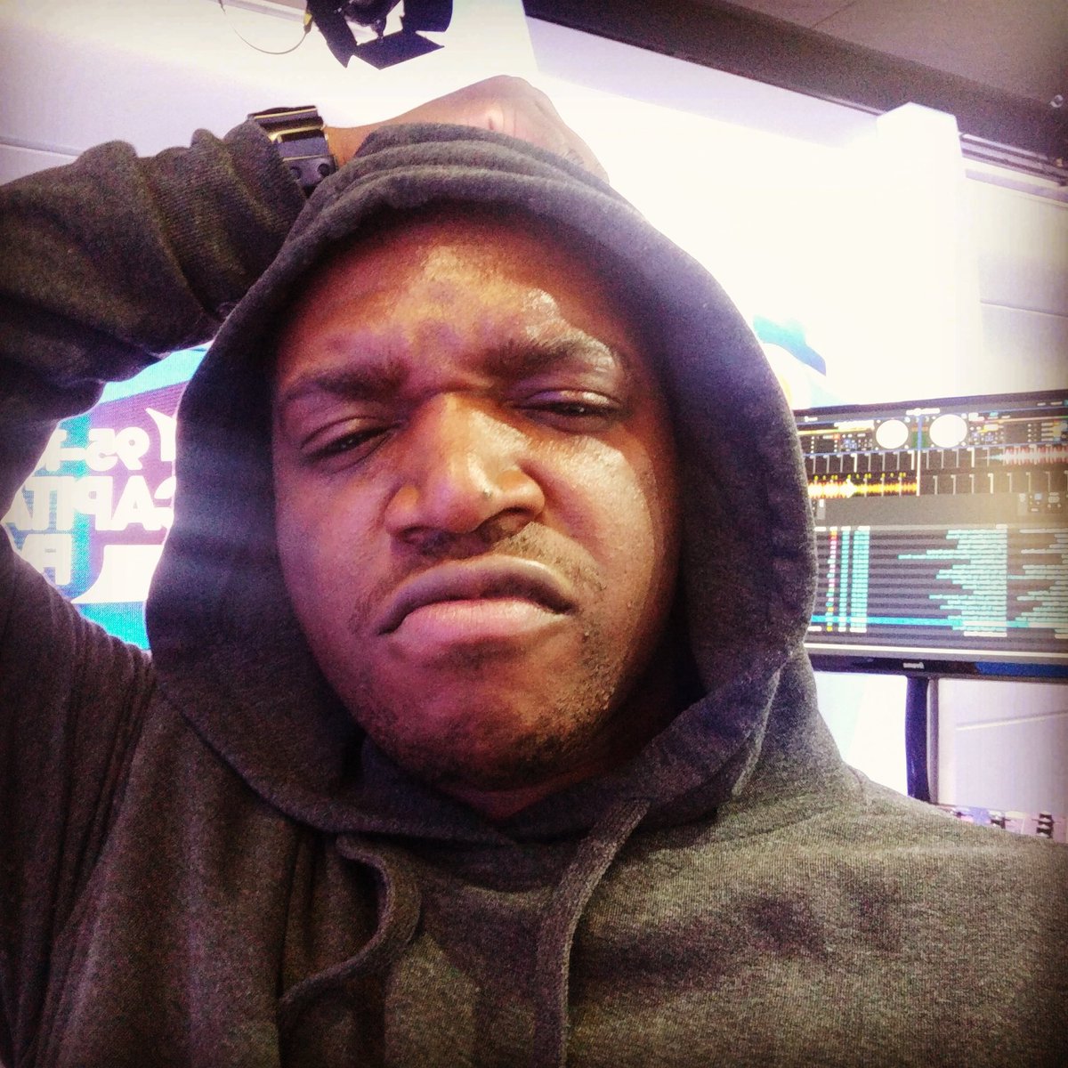 JustGeoUK's tweet photo. I'm going live in the mix on @CapitalOfficial from 10pm tonight for #TheCapitalWeekender. Shoulda probably got some sleep last night. https://t.co/fNcmP2BwYb