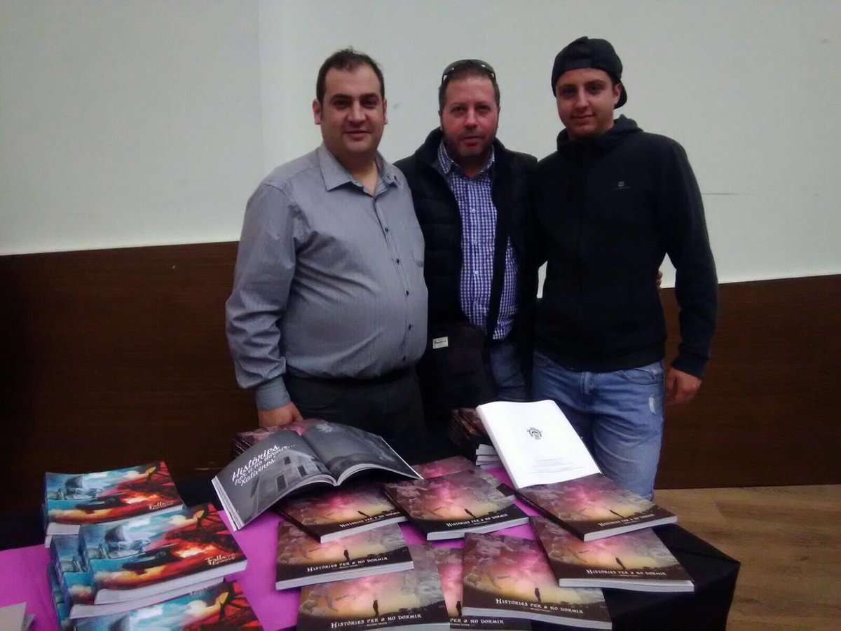 Falla_Selgas's tweet photo. Matí productiu a Gandia, a la XII #MostraLlibrets, intercanviant opinions i formes de veure la nostra cultura festiva. https://t.co/cCdlVuVF7n