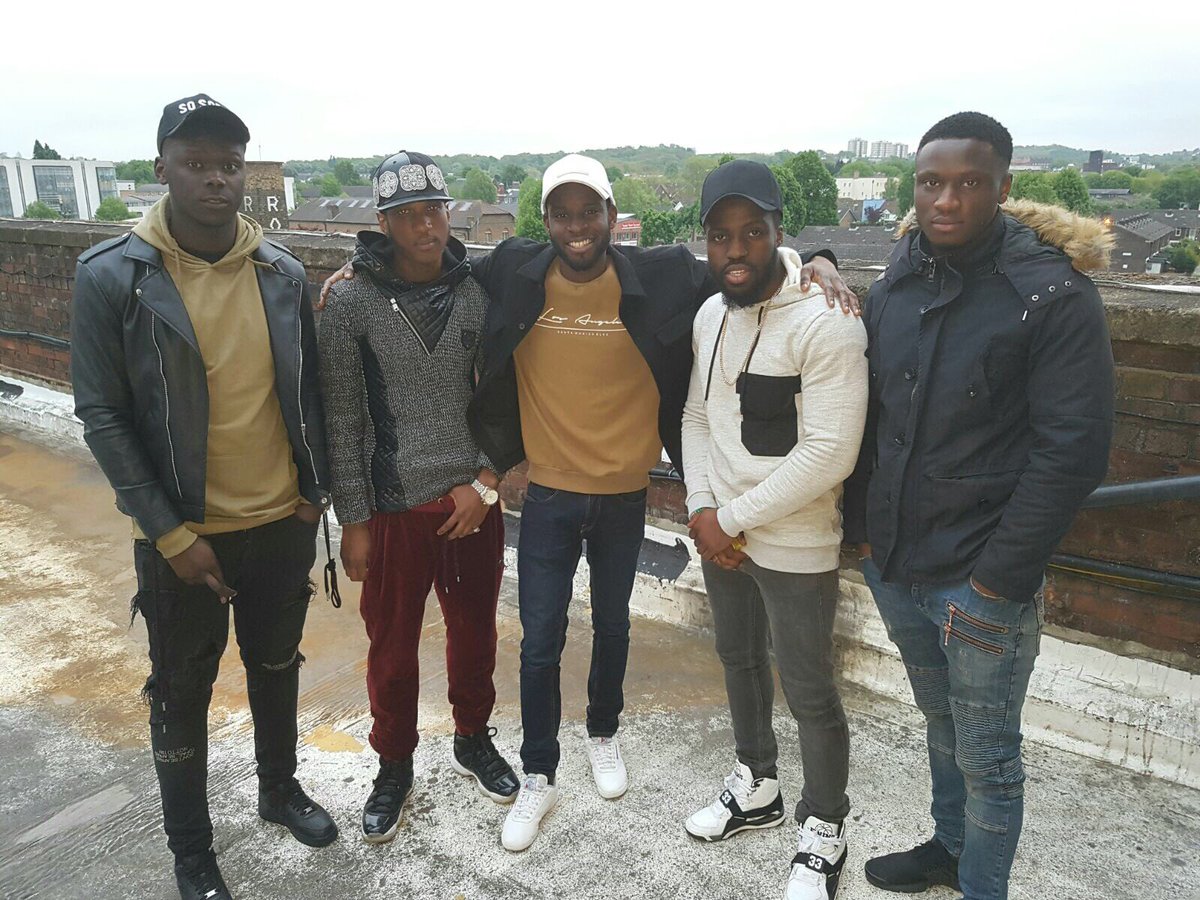 mrmontgomery_'s tweet image. Catch my interview with @diamond_cityEnt talking their EP &amp;amp; 🇸🇱 Girls 😂 8-10PM On Essex.reprezent.org.uk @ReprezentEssex #Afrochop🔥
