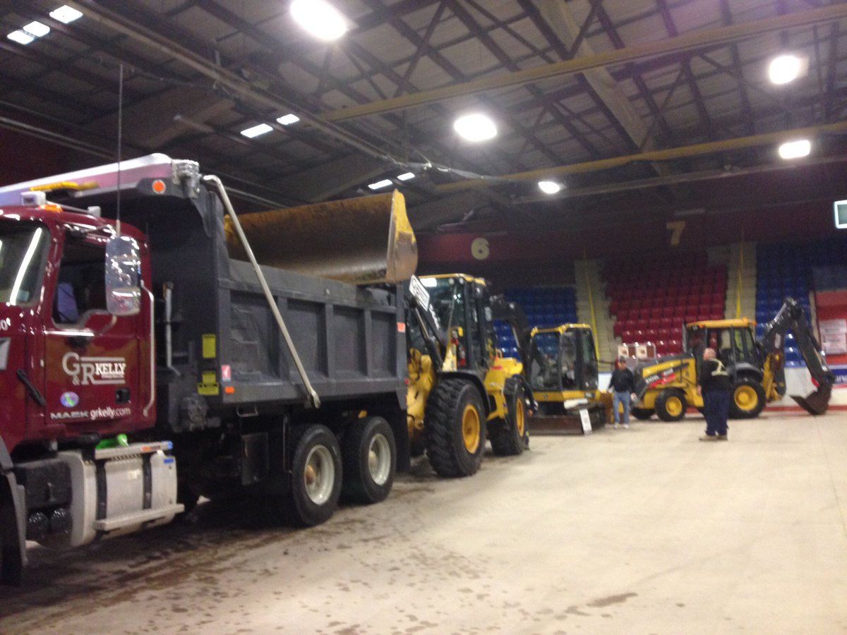 GRKellyEnt's tweet photo. Stop by Touch-A-Truck today at Exhibition Park to get you kids up close to heavy equipment and vehicles!!!!!! #touch-a-truck #hfxec https://t.co/JfNebZ7PZt