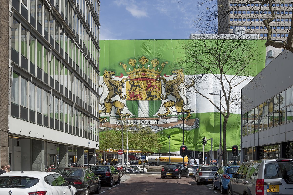 Geweldig spandoek van #defeijenoorder #sterkerdoorstrijd #Hofplein #rotterdam #YNWA morgen #feyenoord #kampioen ???? :$