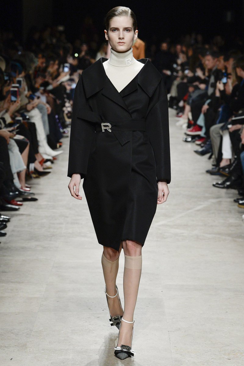 EStarProModels's tweet image. Rochas Fall 2017 Ready-to-Wear Fashion Show - ... - estarproductions.com/rochas-fall-20… #modeling #fashion #teen #bikini
EStarProductions.com