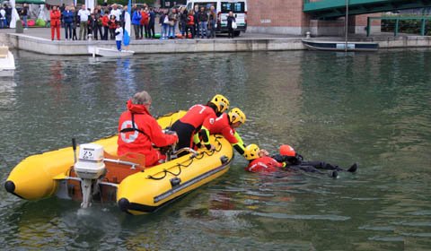 NauticaReport's tweet photo. #SicuroinMare: #esercitazioni e #simulazioni di #primosoccorso a #NavigaMi
https://t.co/f7WAIF7ubb https://t.co/tX9J1gSM5x