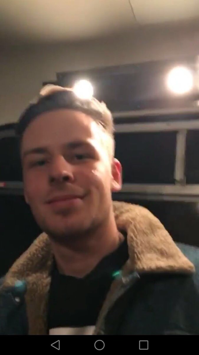 rewilacht's tweet photo. Rewi lacht, weil er sich über die tolle Belichtung freut. https://t.co/27eKjORHng