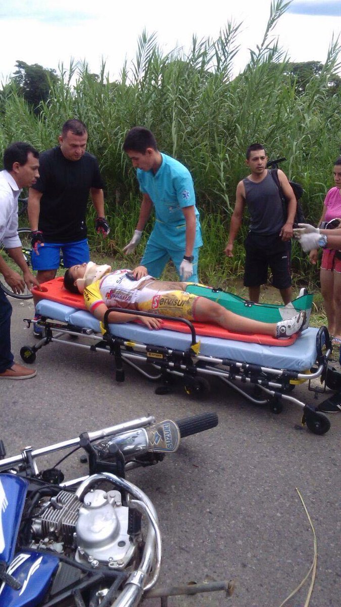 CanalTRO's tweet photo. La ciclista Yaneth González del Club Guerreras del Norte de Cúcuta acaba de ser atropellada mientras entrenaba en el anillo vial. https://t.co/0PSL5cJH87