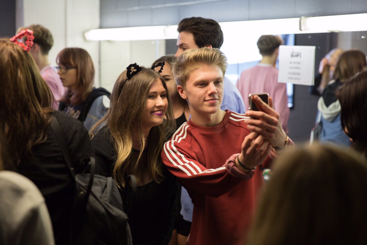 NewHopeClub's tweet photo. #NHCVIP tickets sill available at some venues! You get to watch us soundcheck &amp; we get to hang out after 😃😎 https://t.co/CZ64bxPMgV ❤️ https://t.co/dz9eTE4F8G