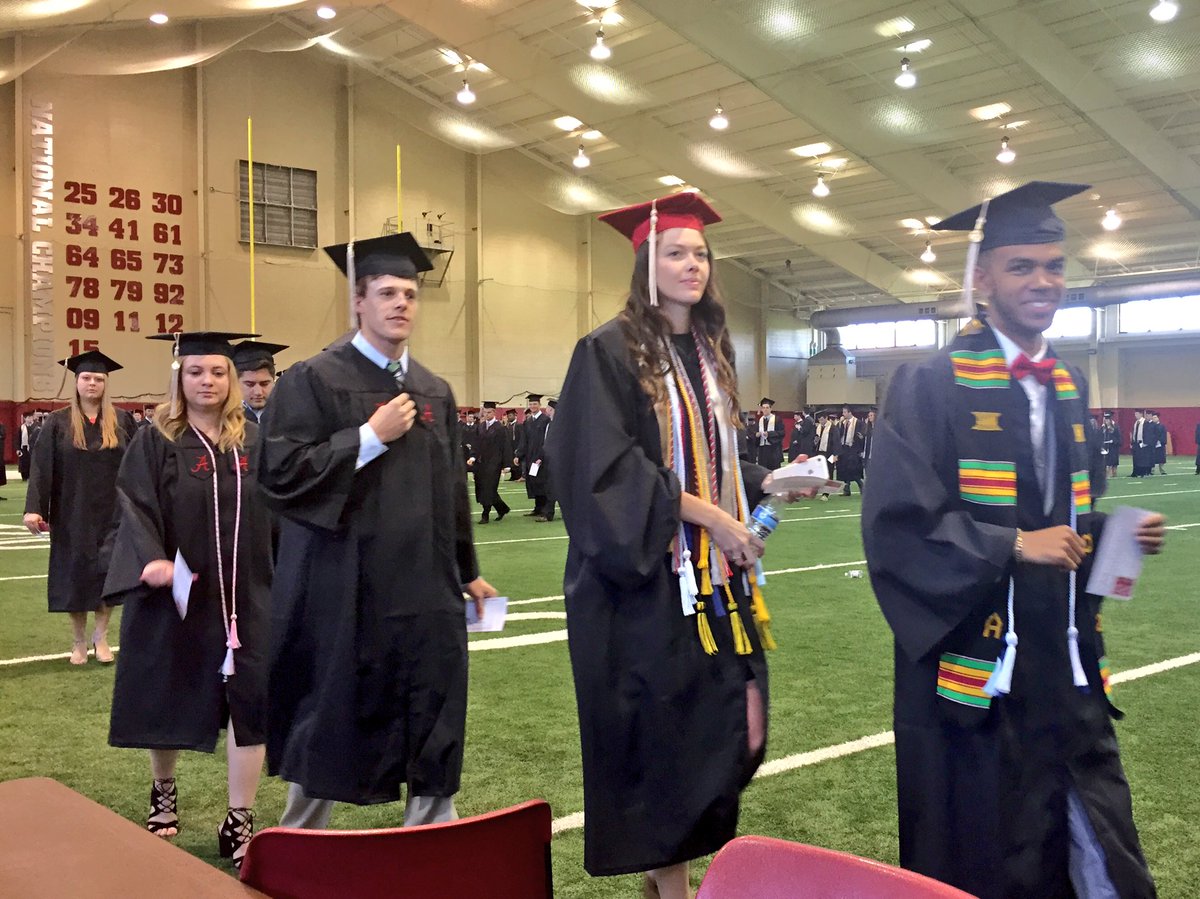 Happy graduation Culverhouse students!! Congratulations! We're so proud of you @culverhouse <a href="/UofARegistrar/">UA Registrar</a> #BamaGrad