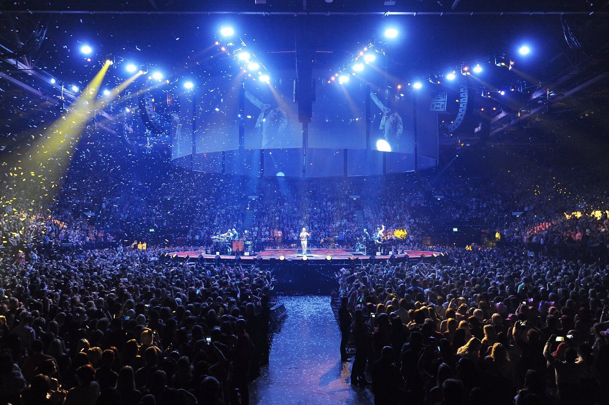 GaryBarlow's tweet photo. And we get to do it all again tonight #wonderlandlive https://t.co/J24AkO39wM