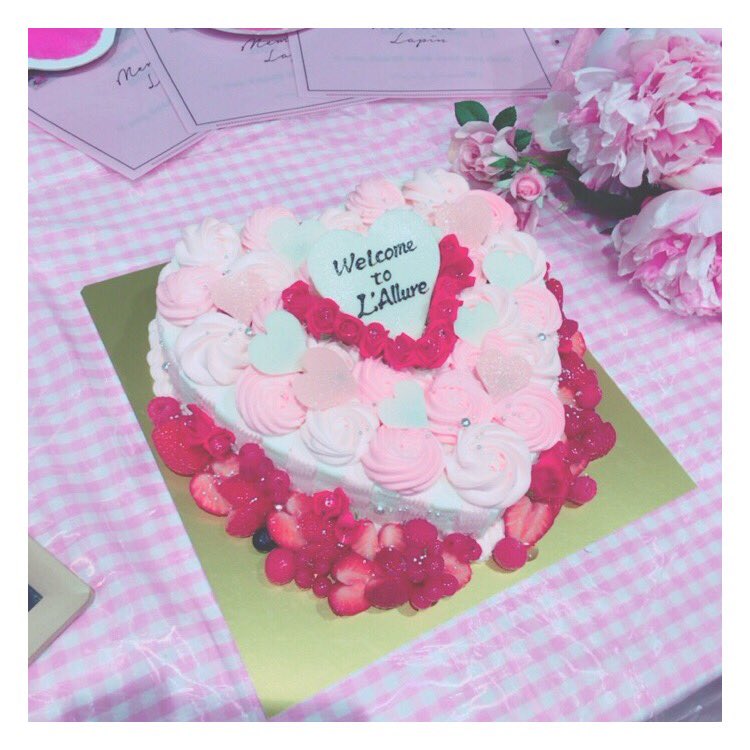 maamaru__'s tweet photo. L'Allure新歓かわいいしかなかった❤︎
可愛くてずっとインスタとかみてた先輩と写真撮ってもらえたの嬉しい( ⁎ᵕᴗᵕ⁎ ) https://t.co/TYE6T40Vdl