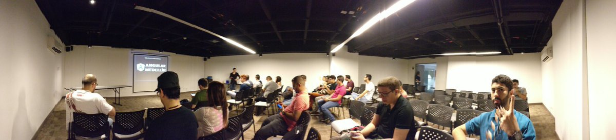 khriztianmoreno's tweet image. Madrugando al #meetup de #AngularMedellin