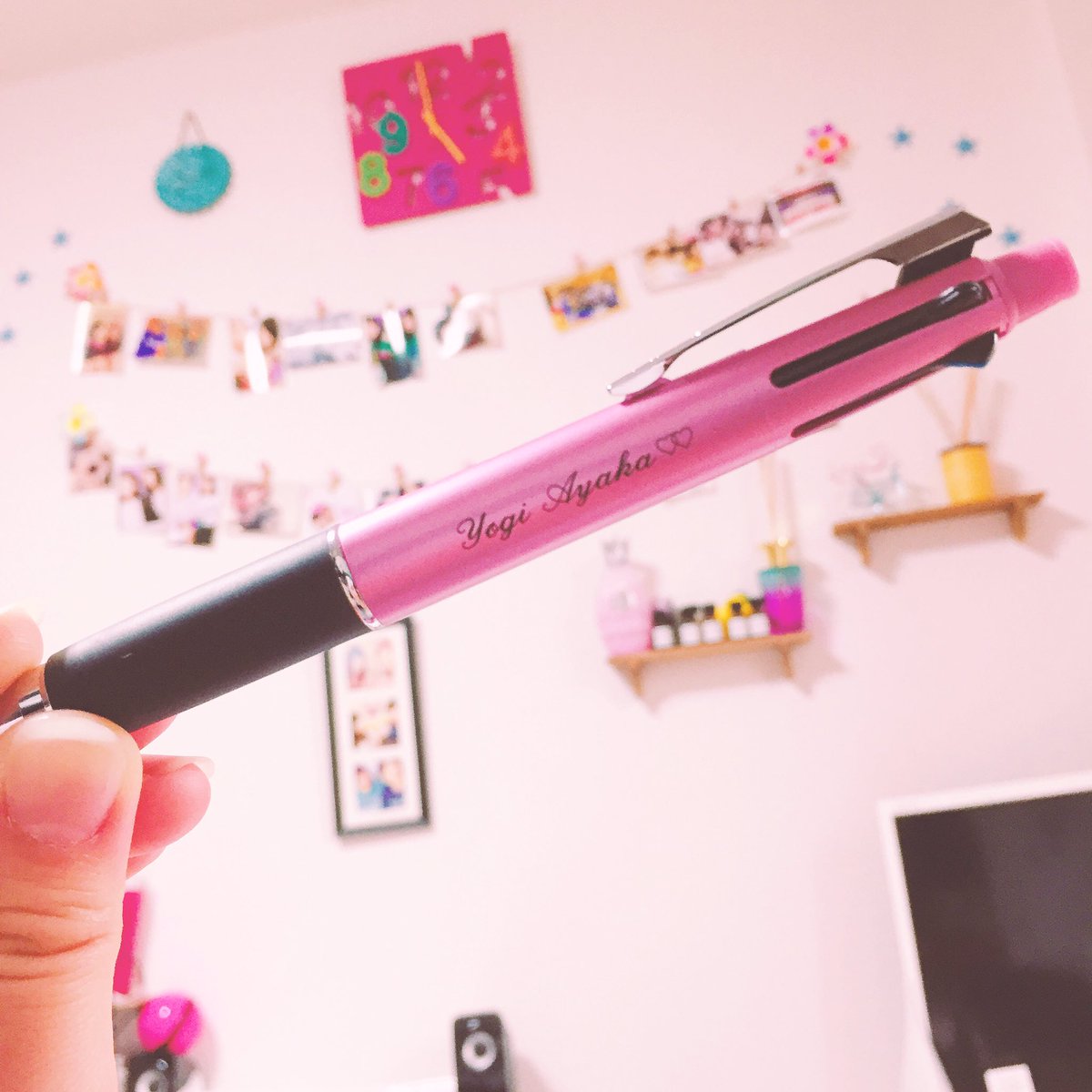 よぎあやか おと パパから名入れペン届いた 名入れにハート が登場 めっちゃ可愛くなった そこで 宣伝です 笑 父が今 自営業でペンに名入れして販売してます メルカリでも出品してるので 簡単に注文できますょー ジェット
