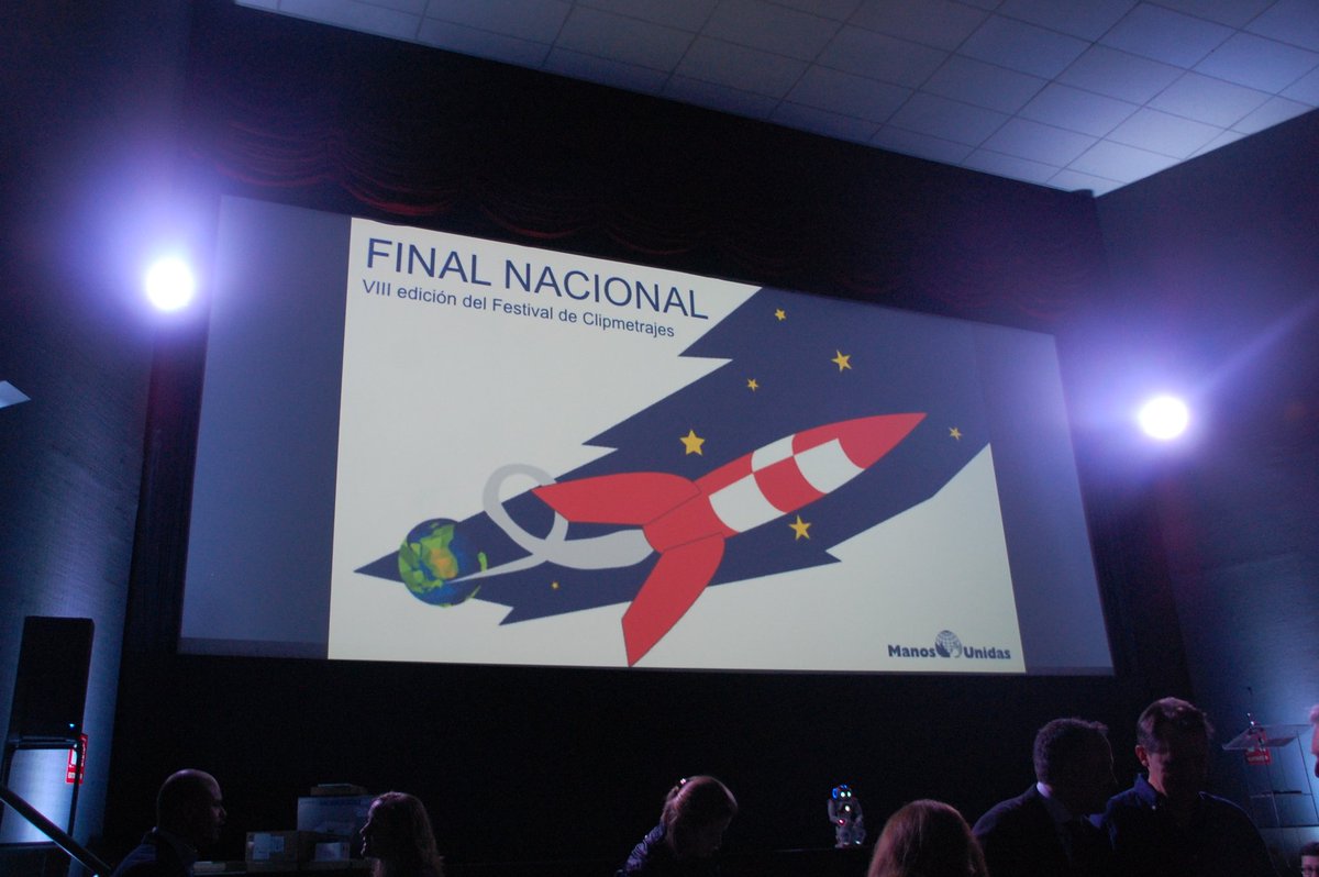 e3005595's tweet photo. #EscolaLaParellada PRIMER PREMI Nacional al concurs de clipmetratges de @recursosEDU  @silviarodesg Més de 1.000 vídeos participants. https://t.co/S15K0YJHv9